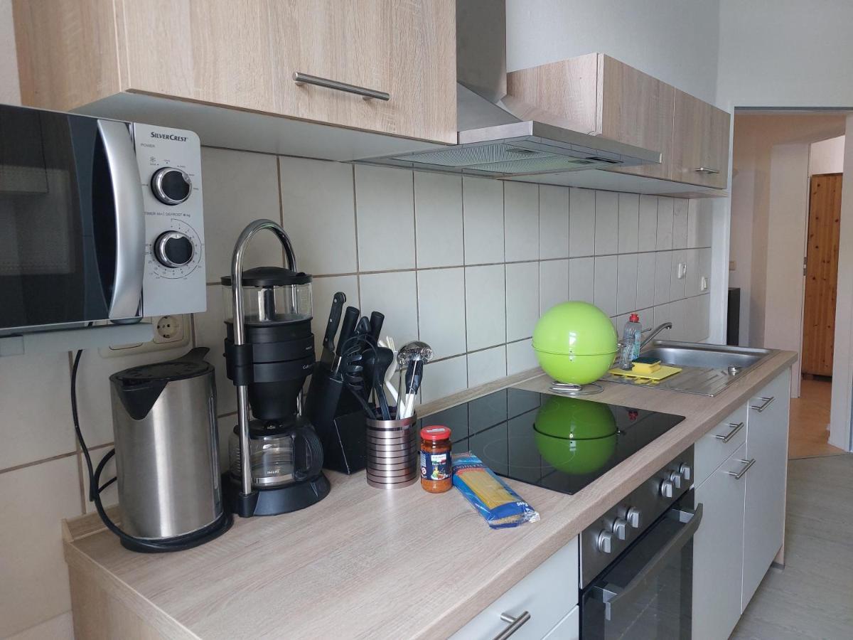 Schoene Zwei-Zimmer-Wohnung "W2" Mit 4 Einzelbetten Und Wlan In Zwenkau Bei Leipzig Im Neuseenland Exterior photo